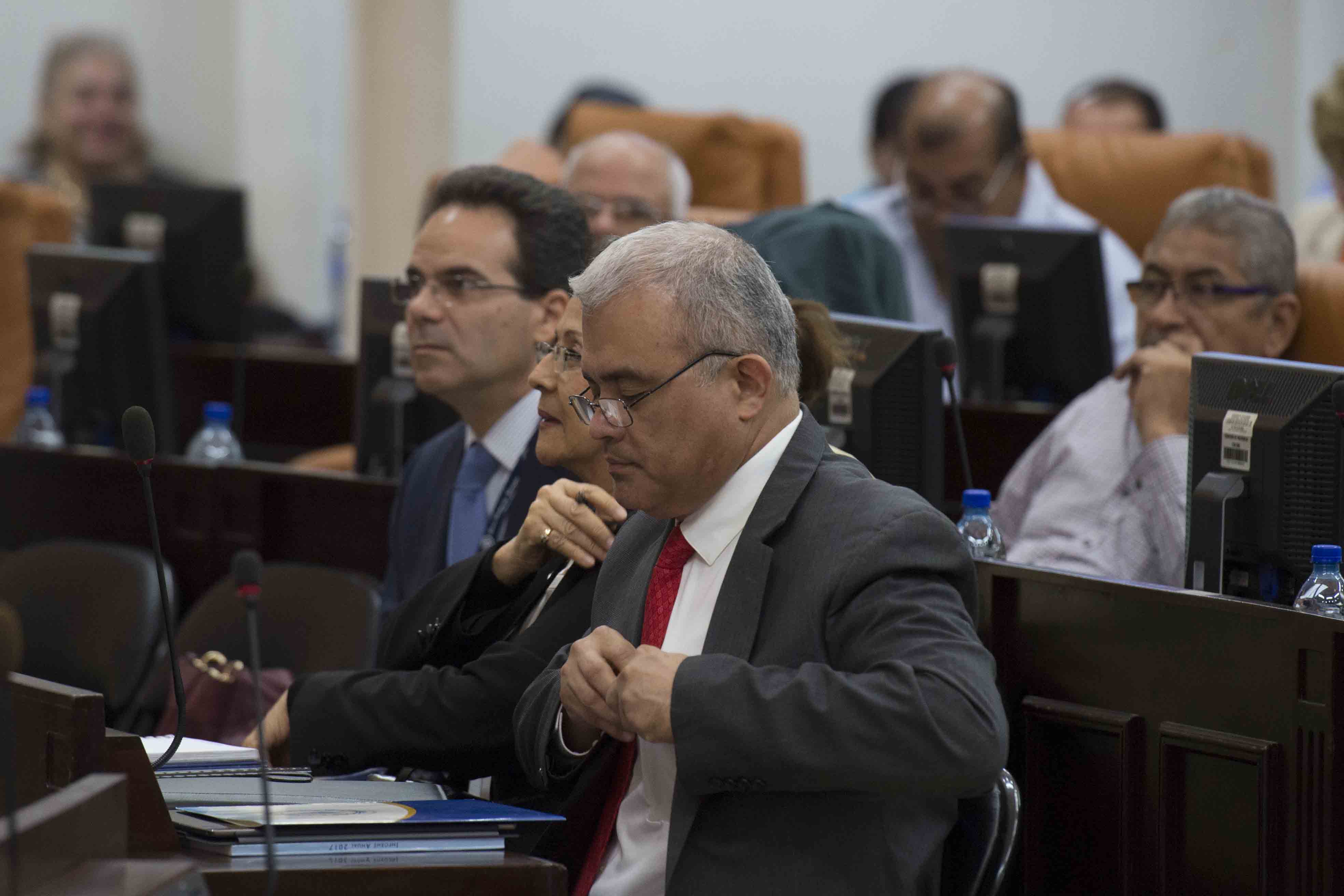 Castillo: necesitamos una economía creciendo al menos a un 8 por ciento