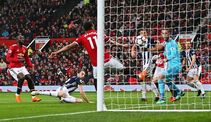 Mánchester City se corona gracias a derrota del United