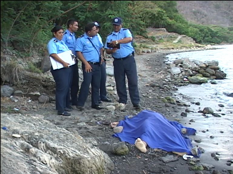Encuentran cuerpos sin vida de dos jóvenes en la Laguna de Apoyo