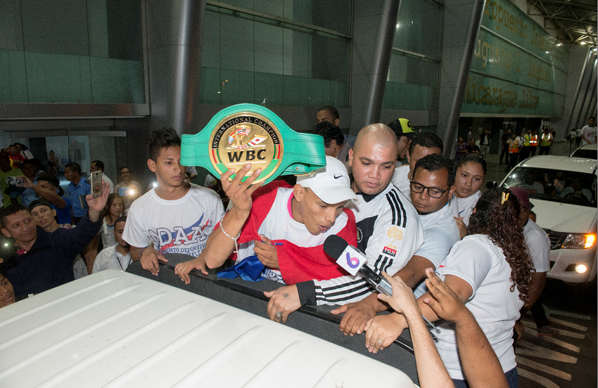 Cristofer González a su llegada: «Quiero hacer dos defensas y saltar a las 115 libras»