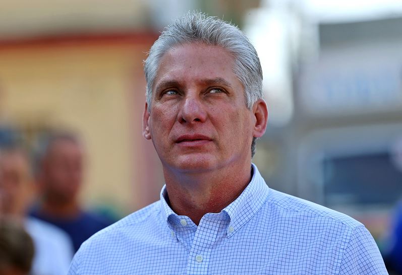 Quién es Miguel Díaz-Canel, el gran favorito para suceder a los hermanos Castro en Cuba