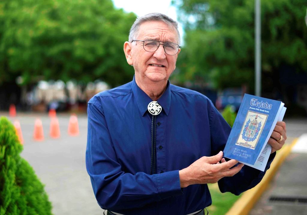 Exscout publica su libro Tejada, un rescate de memorias y genealogías