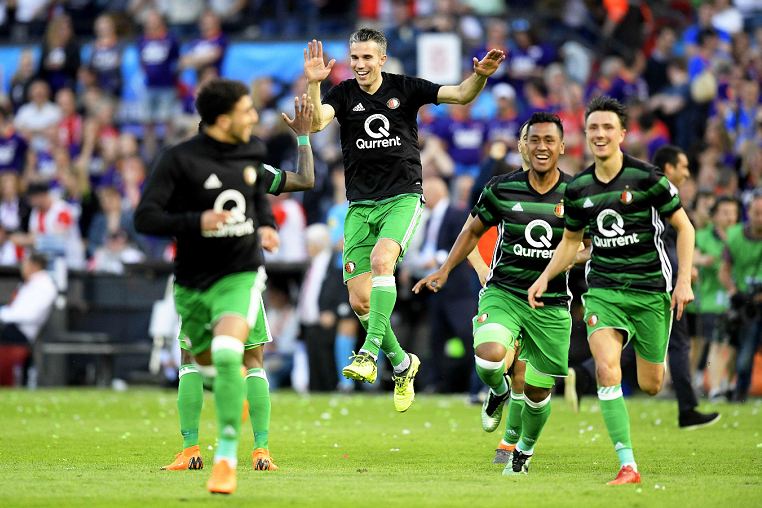 Van Persie lidera al Feyenoord, que conquista su decimotercera Copa
