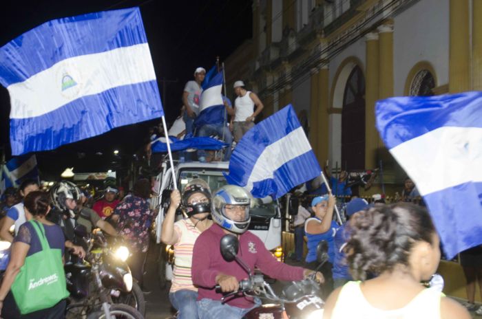 Niquinohomo defiende el azul y blanco en el monumento de Sandino