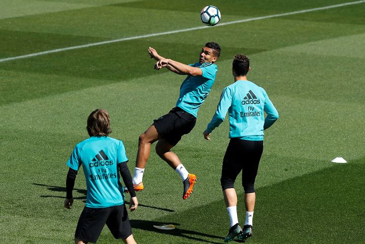 Barcelona vs. Real Madrid: el clásico menos clásico se juega este domingo