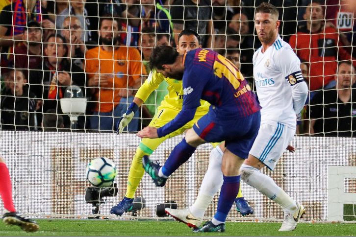 Barcelona resiste con inferioridad y salva un empate ante el Real Madrid