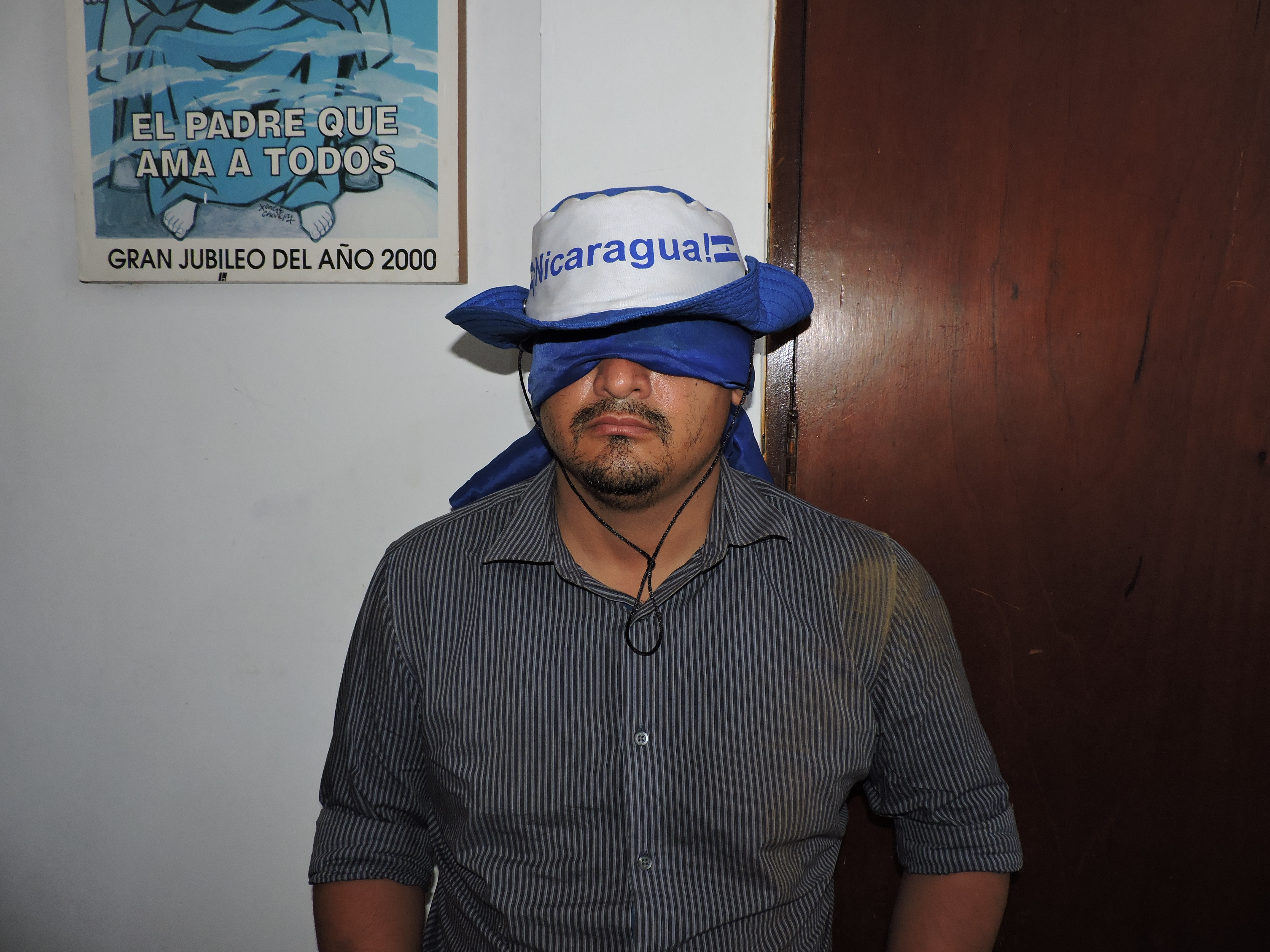 Manifestantes retienen varias horas a un policía en Jinotepe y lo entregan sin ninguna agresión