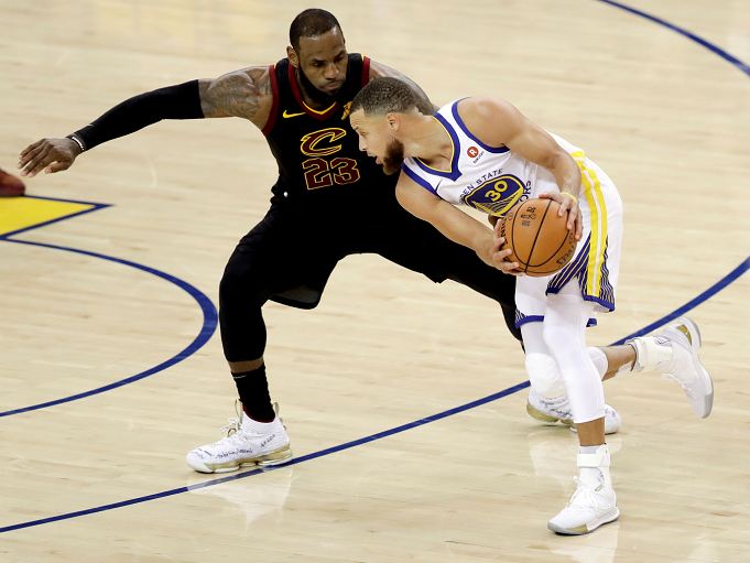 Curry y compañía guían al éxito a Warriors borrando los 51 puntos de LeBron