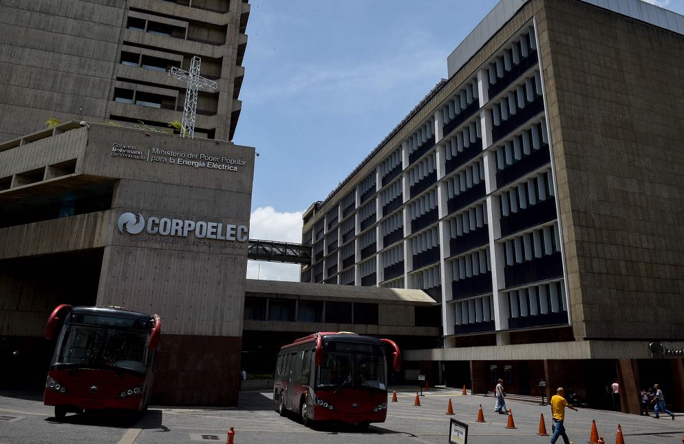 Nicolás Maduro cambia nuevamente al ministro de electricidad en medio de crisis de apagones