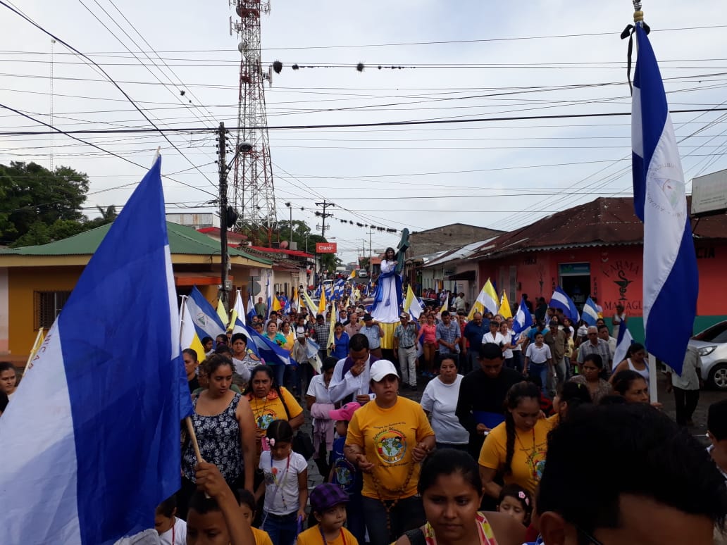 Feligreses realizan viacrucis en Camoapa en apoyo a los obispos y la iglesia