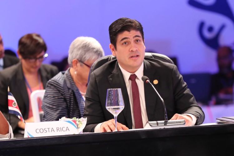 Presidente de Costa Rica pide a comunidad internacional diplomacia para solucionar crisis en Nicaragua y Venezuela