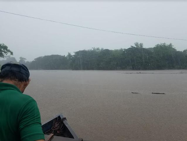 Pobladores alerta tras el desborde del río Malacatoya, en Granada