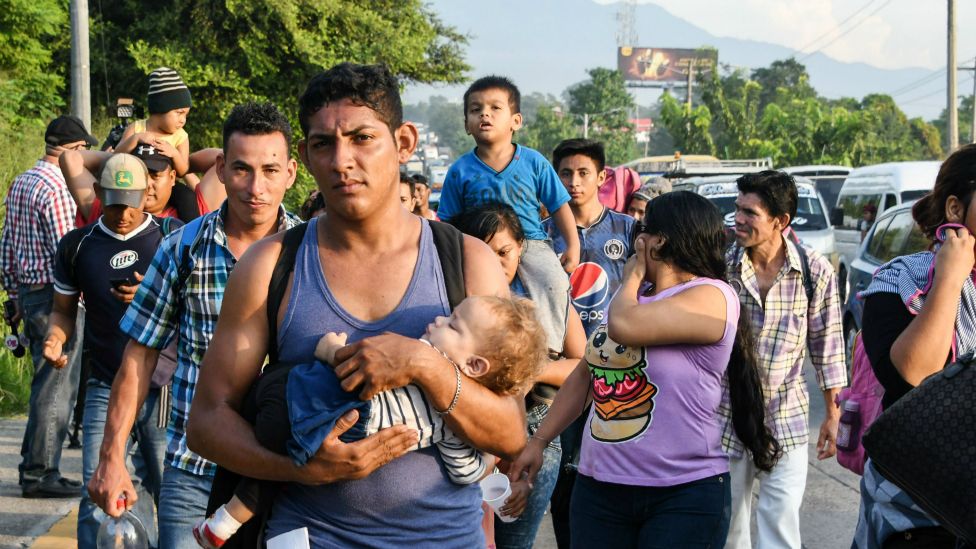 Caravana de migrantes: Trump amenaza a Honduras por el grupo de 2,000 personas que se dirige a Estados Unidos