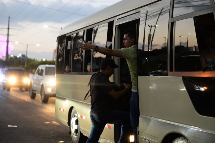 Transportistas incrementan cuatro córdobas al precio del pasaje de Managua – Granada