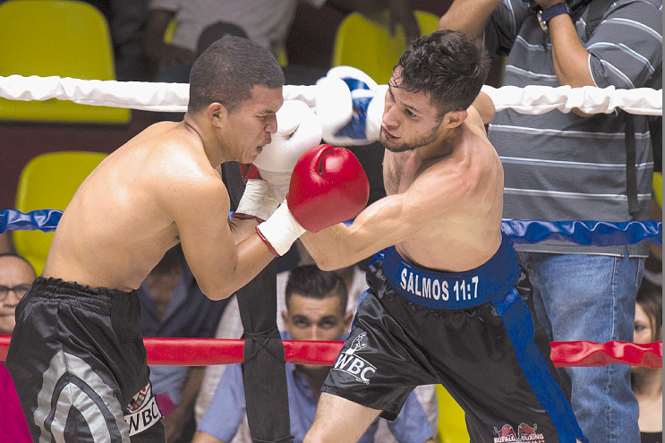 Ernesto Irías y Ricardo Blandón conquistan títulos Latinos del CMB