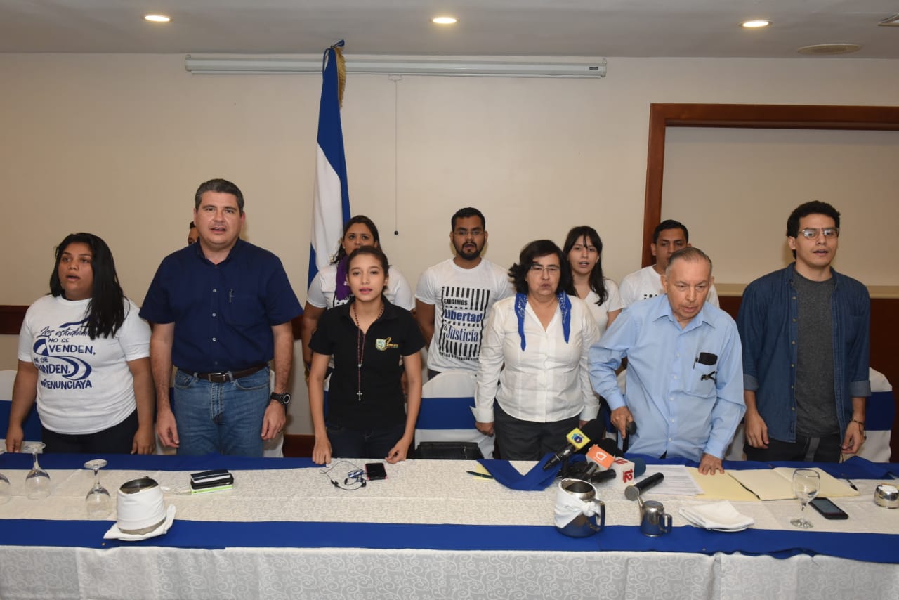 Unidad Nacional Azul y Blanco espera hasta el domingo el permiso de la Policía para marchar