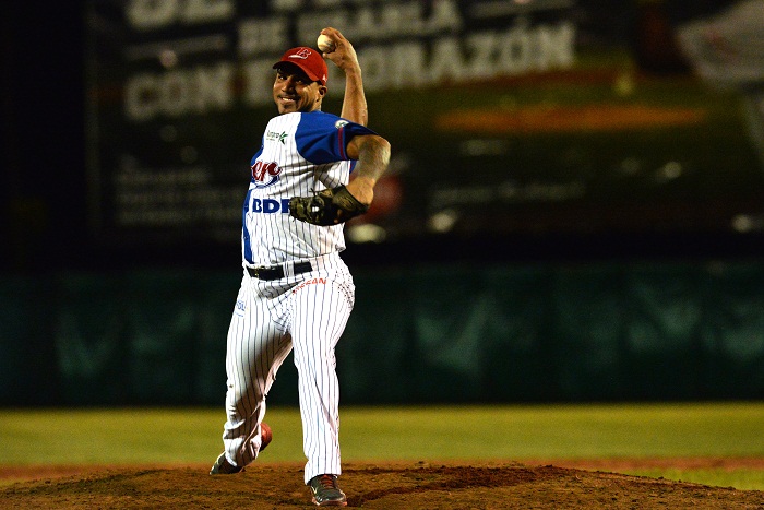 Bóer gana con el poder de sus peloteros extranjeros