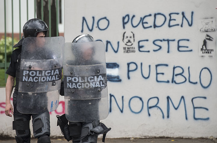 Policía Orteguista «aconsejará» en los colegios con la política de «paz» del régimen