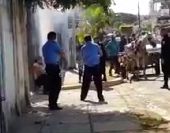 Policía Orteguista dispara balas de goma a un hombre en Rivas