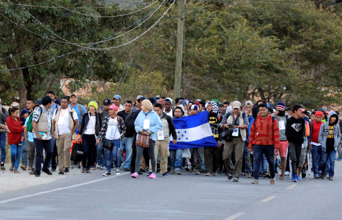 Nueva caravana de hondureños emprende viaje hacia Estados Unidos