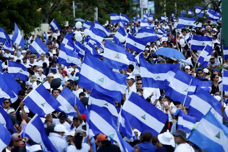 El «delito» de usar la bandera de Nicaragua