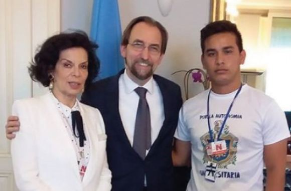 Policía Orteguista asedia al excarcelado político, Jonathán López, en Managua