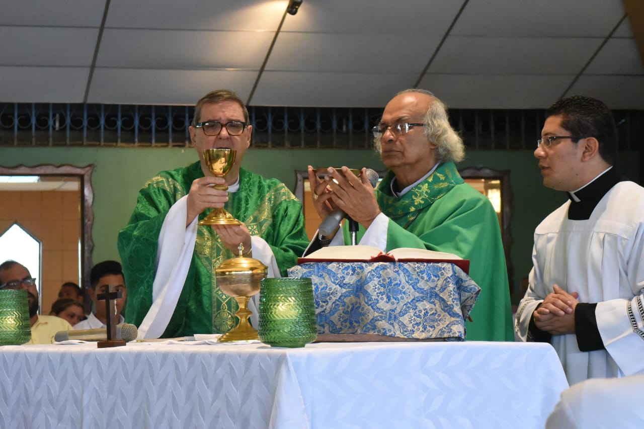 Dirección de Aduanas mantiene retenido contenedor con vino utilizado en eucaristías, denuncia cardenal Leopoldo Brenes