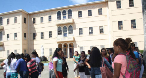 Estudiantes de Enfermería de una universidad de Diriamba denuncian que la carrera no está acreditada