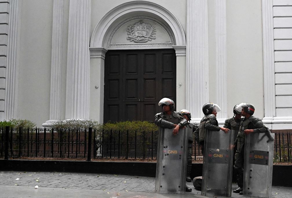 Juan Guaidó denuncia que el régimen de Nicolás Maduro quiere cerrar el Parlamento venezolano