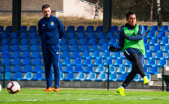 El nicaragüense José Carrión debuta en el futbol europeo