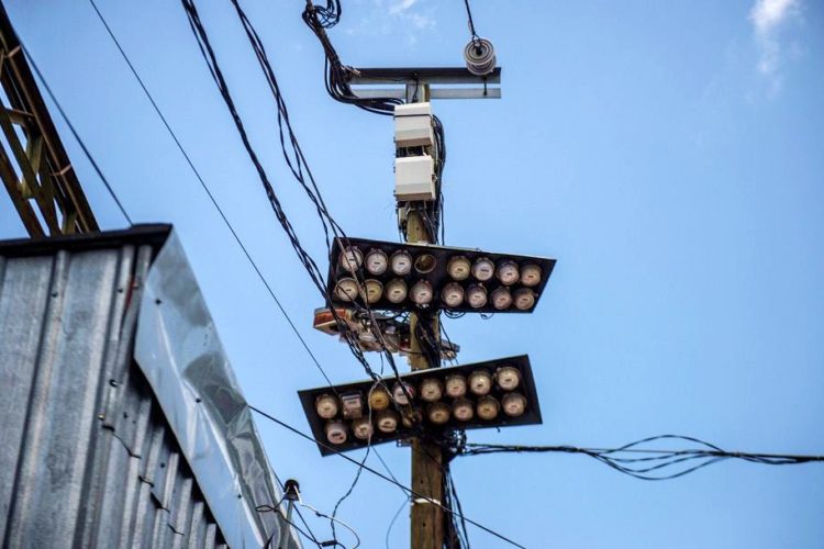 Nicaragüenses se amarran duro la faja para no perder el subsidio eléctrico en plena crisis económica