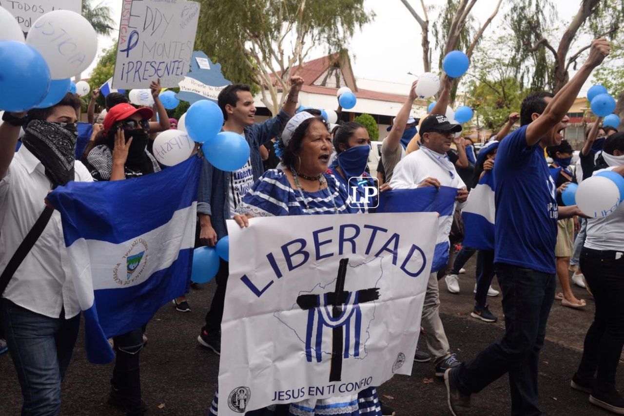 Autoconvocados trasladan las protestas cívicas a las iglesias, ante la constante represión de la Policía Orteguista
