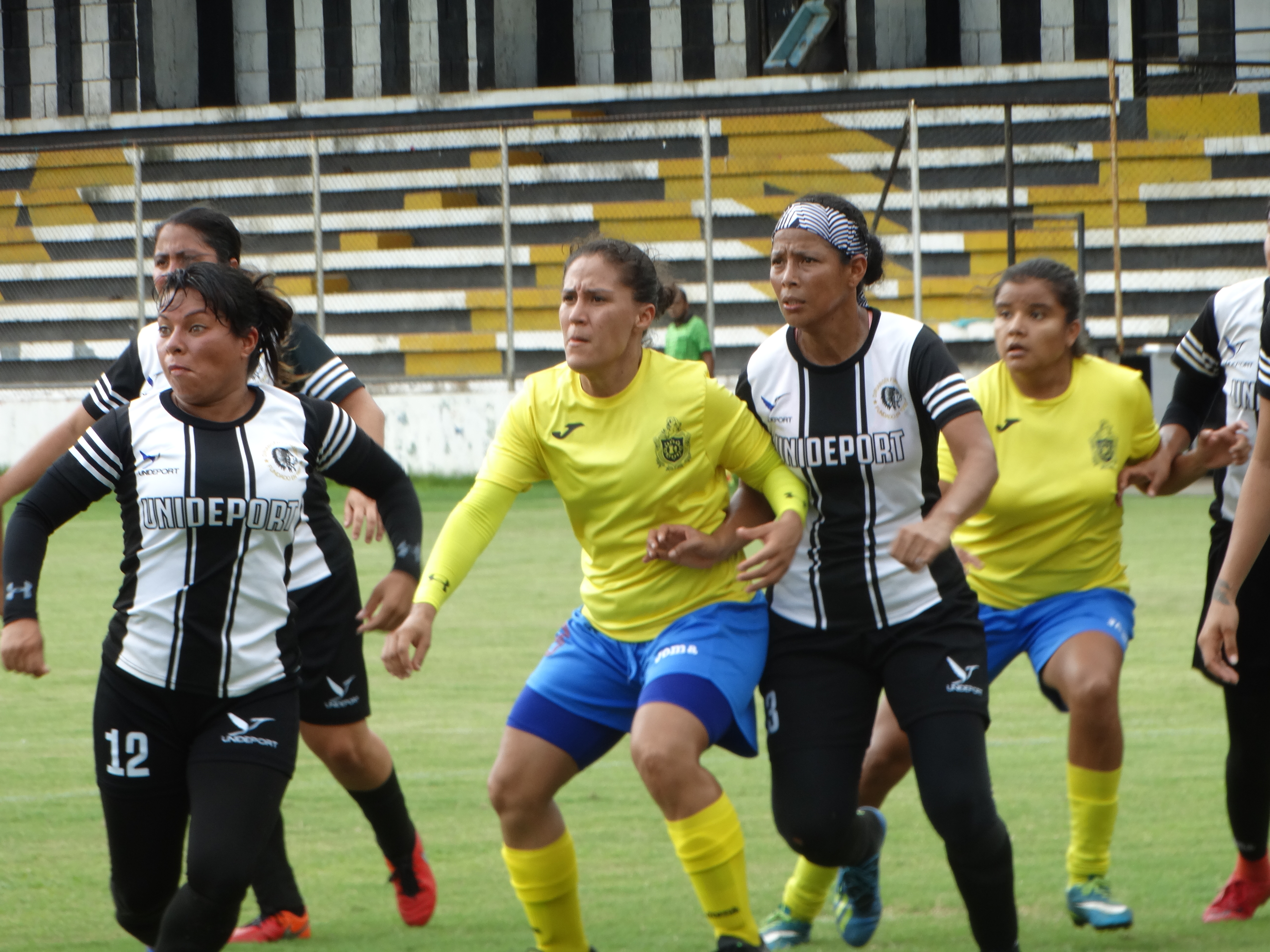 Águilas de León y UNAN-Managua por el boleto a la final del futbol femenino