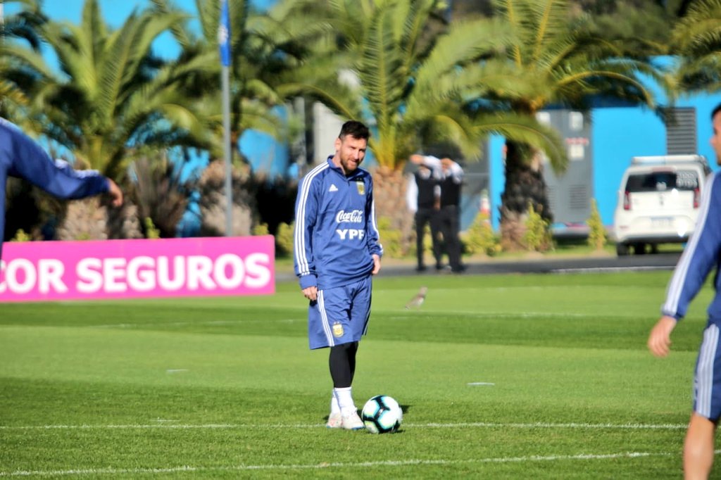 Es oficial: Messi y Agüero saldrán de titulares ante Nicaragua