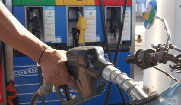 ¿Por qué fracasó la estrategia del gobierno de Alemán con los combustibles? A 22 años de liberar los precios de mercado