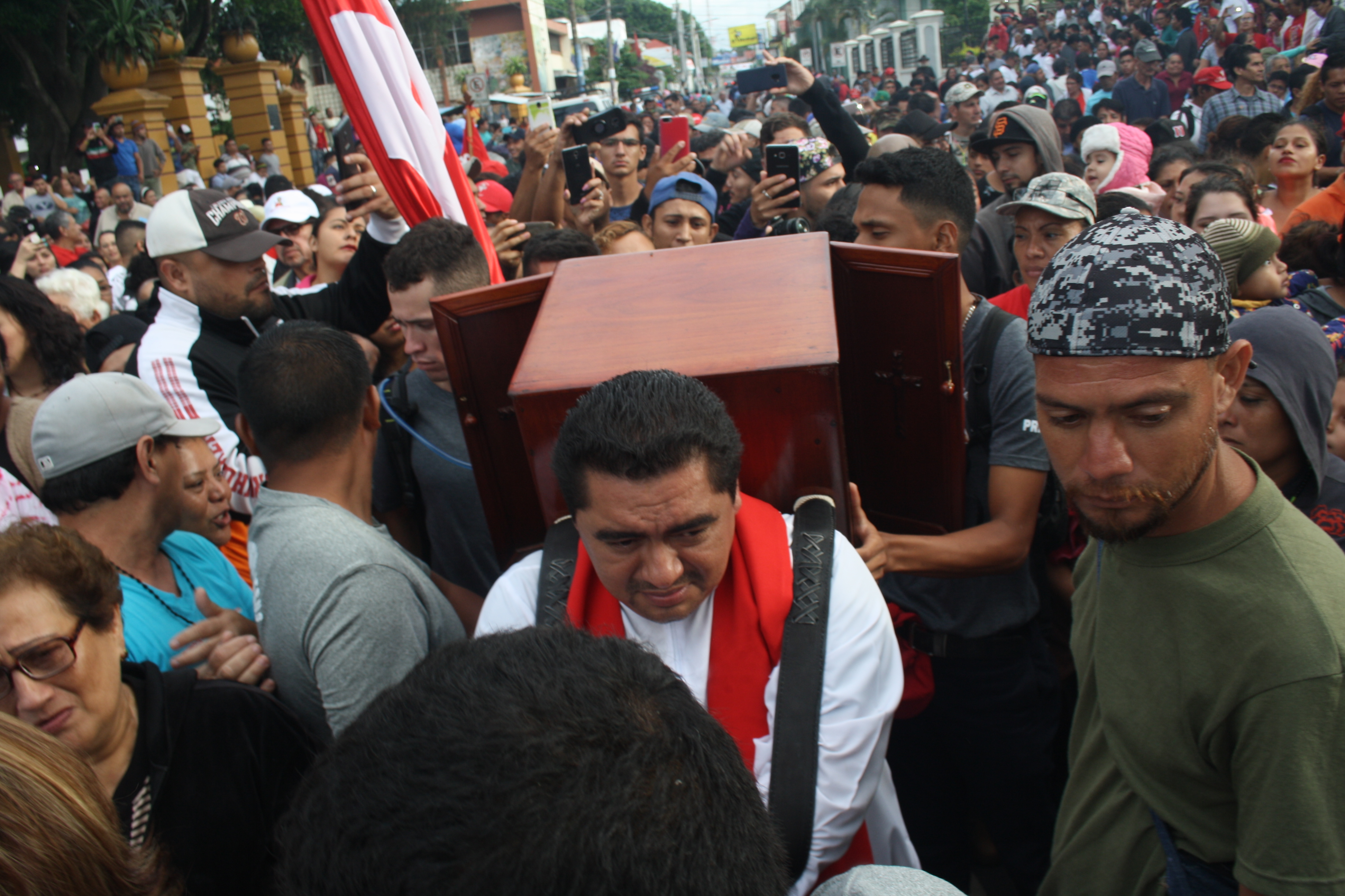 Demanda Mayor de Santiago inició este sábado su travesía de 14 de días