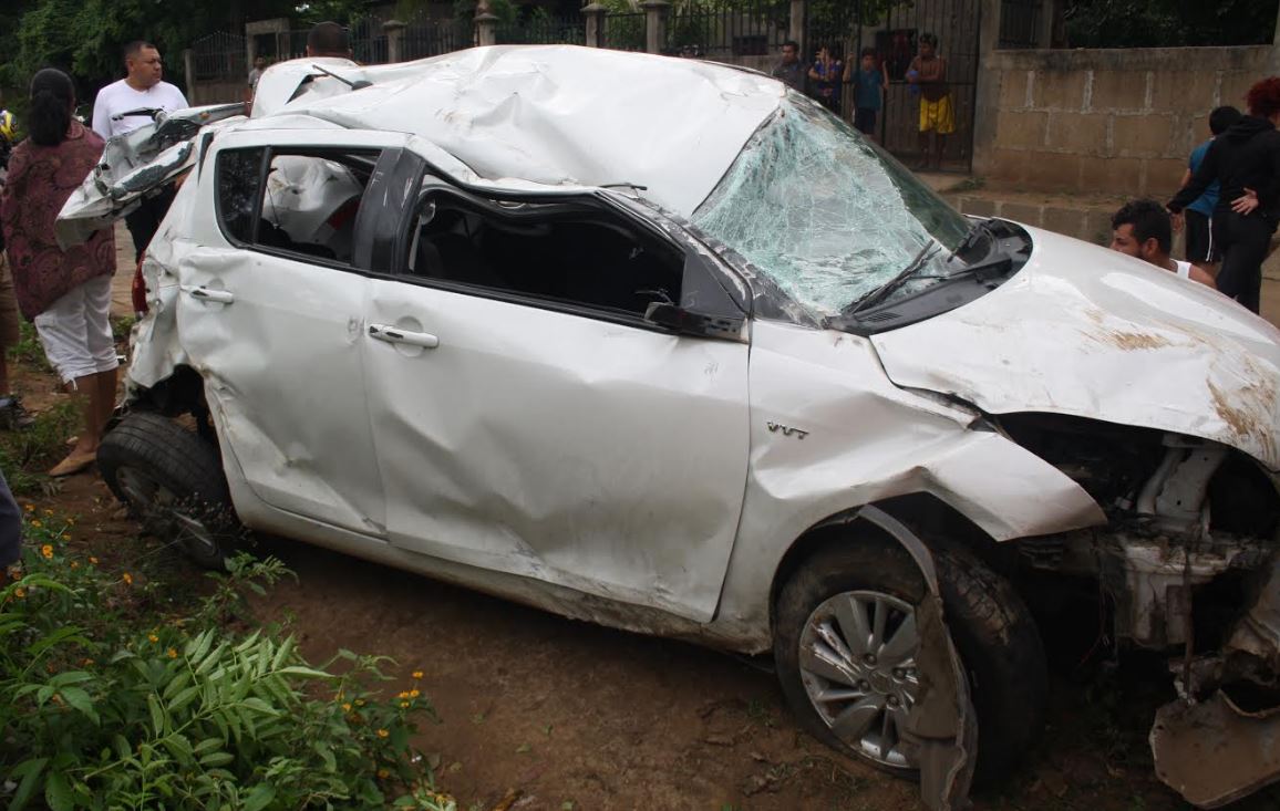 Vuelco de vehículo deja dos muertos en la comarca San Gregorio, en Diriamba