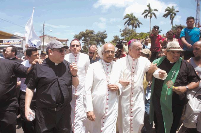 Sacerdotes que han sido blanco de ataques orteguistas se suman a la lista de exiliados