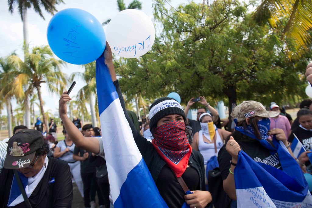 Nicasio Urbina comparte tres poemas de su próximo libro “Empezó a llover en abril”