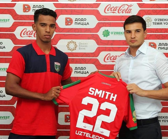 Ariagner Smith presentado como nuevo jugador del PFC Lokomotiv