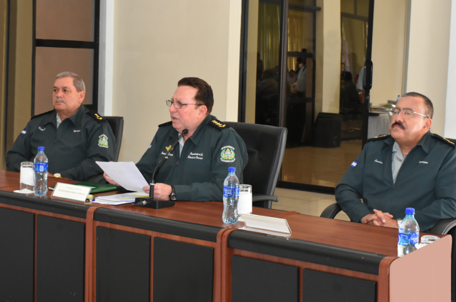 “El Ejército no tiene estructura ni equipos para el orden público”, asegura el general de Ejército, Julio César Avilés