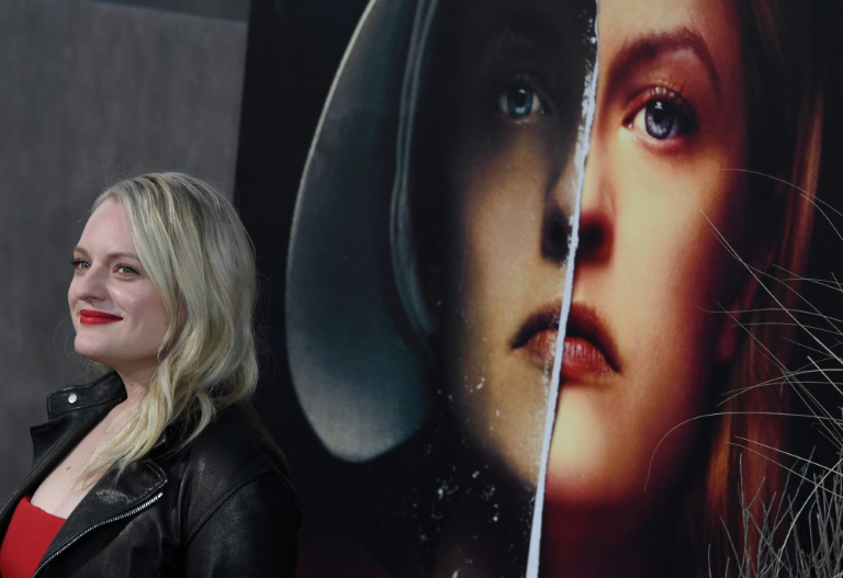 Serie feminista renovada narra el terror de un régimen tiránico que impone castigos brutales