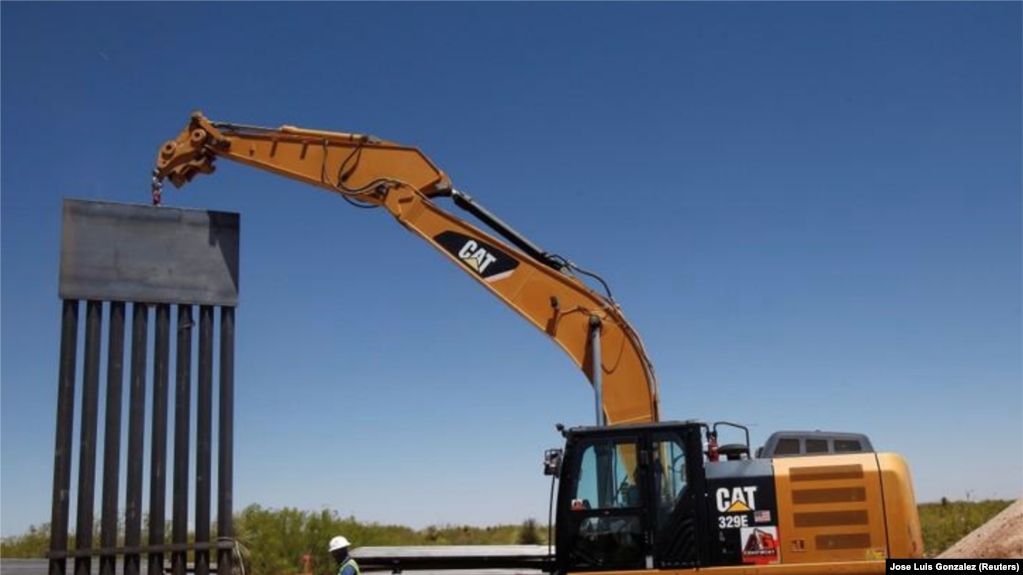 Corte Suprema vota a favor del uso de fondos del Pentágono para construir muro fronterizo