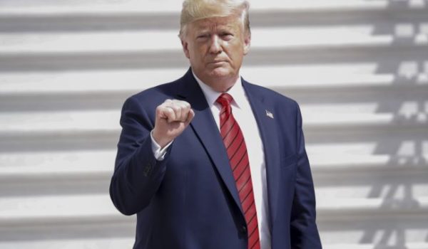 Presidente Donald Trump califica de «golpe de Estado» la investigación de juicio político en su contra