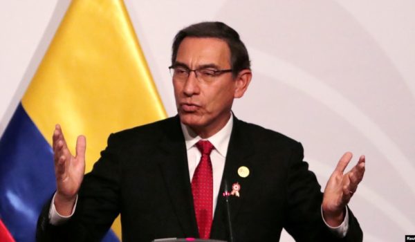 Presidente de Perú amenaza con cerrar el Congreso por elección de nuevos magistrados