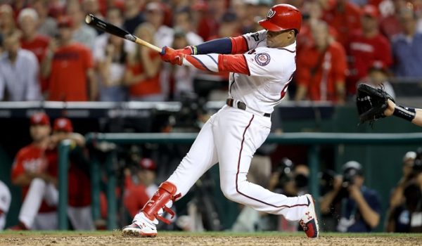 Juan Soto da hit de oro y Nacionales ganan duelo de comodines de la Liga Nacional