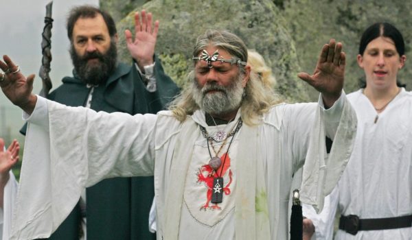 Halloween: cuál es el origen de la «noche de brujas», la centenaria tradición que mezcla hogueras, embrujos, calabazas y caramelos