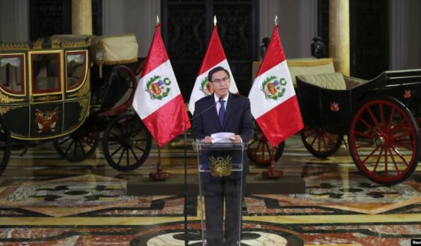 Ratifican a Martín Vizcarra como presidente de Perú hasta 2021