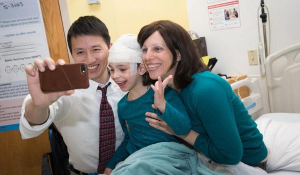 Mila Makovec, la niña con una enfermedad mortal a la que diseñaron un fármaco en tiempo récord y específicamente para ella