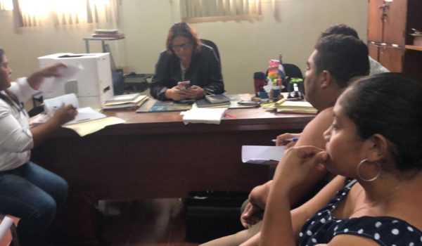 Juez amenaza a corresponsal de LA PRENSA con impedirle el ingreso al complejo judicial en Diriamba